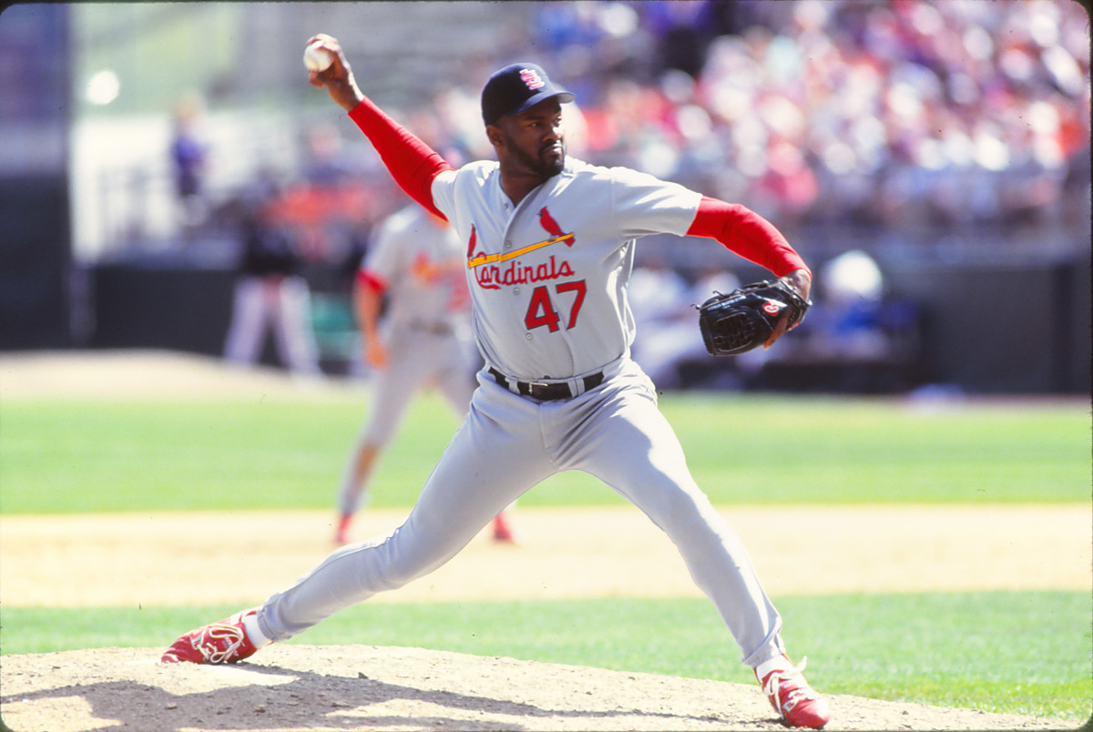 Former St. Louis Cardinals reliever Lee Smith elected to Baseball